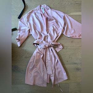 Flora Nikrooz pink satin robe XS/S